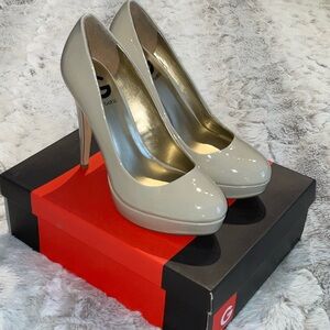 Guess Beige Patent Leather Platform Pumps